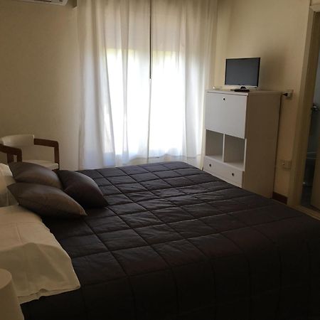 G&D Hotel Deanna Pool&Brunch ميلانو ماريتيما الغرفة الصورة