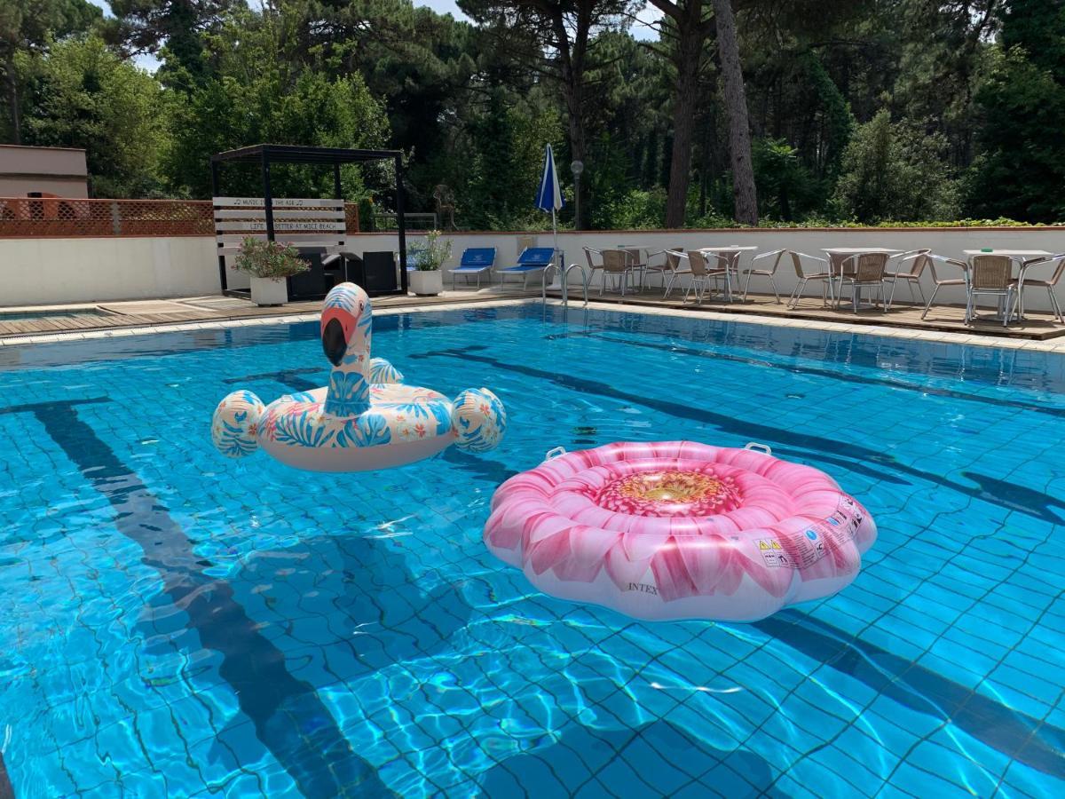 G&D Hotel Deanna Pool&Brunch ميلانو ماريتيما المظهر الخارجي الصورة
