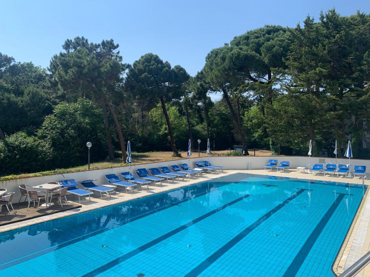 G&D Hotel Deanna Pool&Brunch ميلانو ماريتيما المظهر الخارجي الصورة