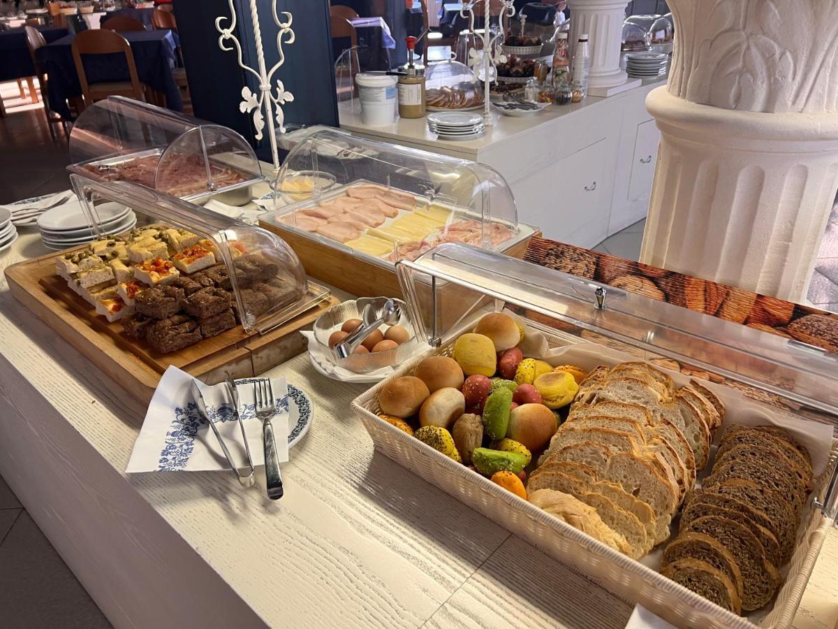 G&D Hotel Deanna Pool&Brunch ميلانو ماريتيما المظهر الخارجي الصورة
