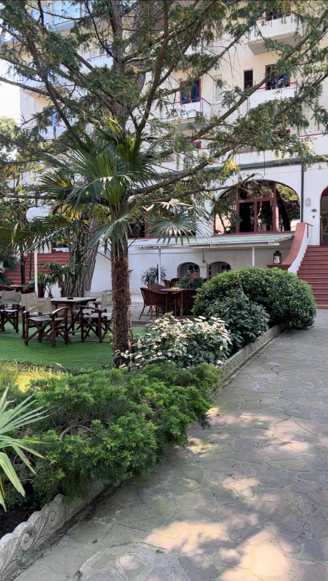 G&D Hotel Deanna Pool&Brunch ميلانو ماريتيما المظهر الخارجي الصورة