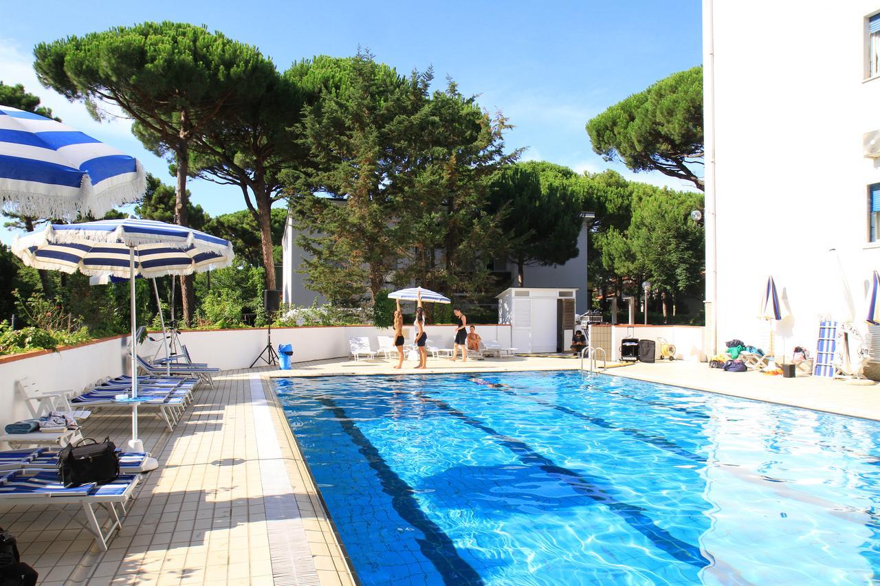 G&D Hotel Deanna Pool&Brunch ميلانو ماريتيما المظهر الخارجي الصورة