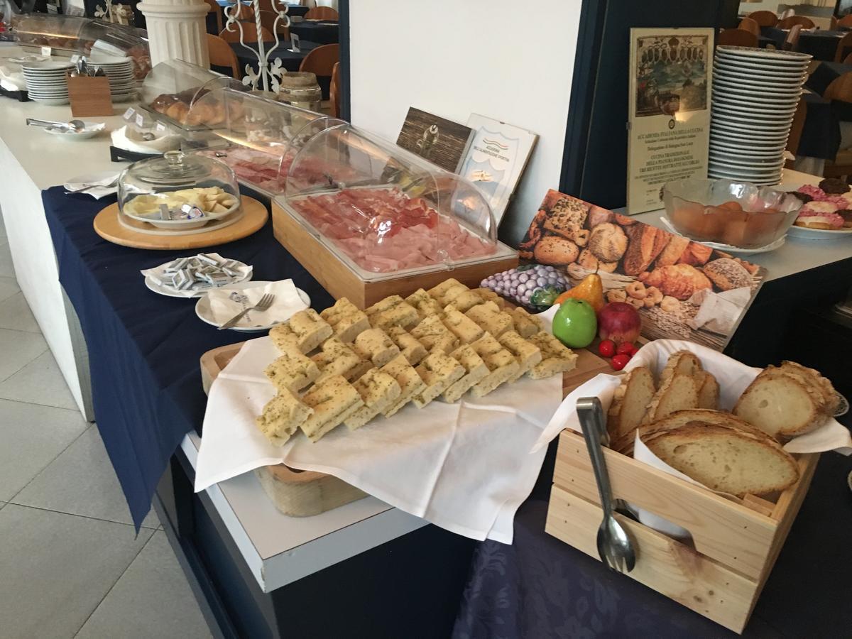 G&D Hotel Deanna Pool&Brunch ميلانو ماريتيما المظهر الخارجي الصورة