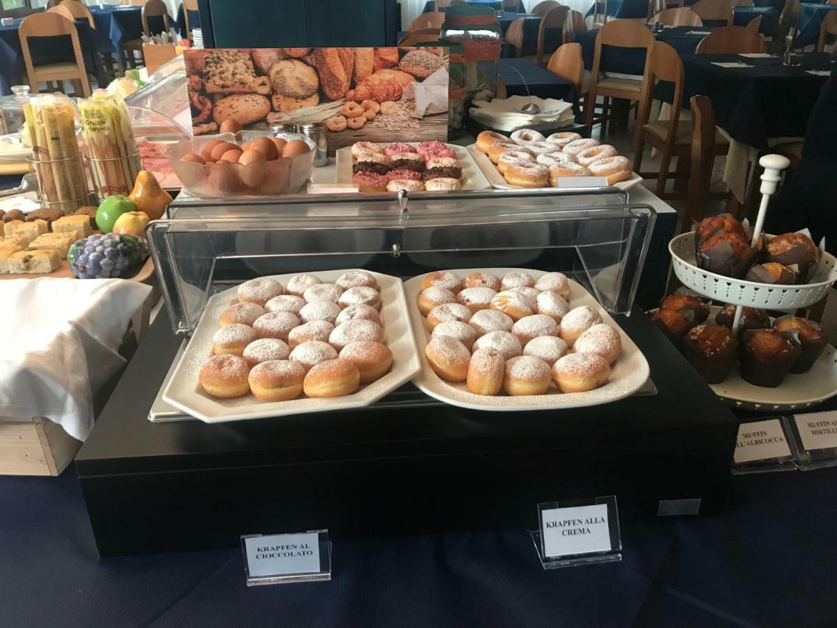G&D Hotel Deanna Pool&Brunch ميلانو ماريتيما المظهر الخارجي الصورة