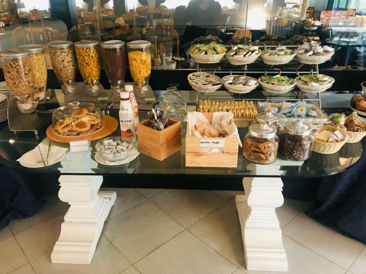 G&D Hotel Deanna Pool&Brunch ميلانو ماريتيما المظهر الخارجي الصورة